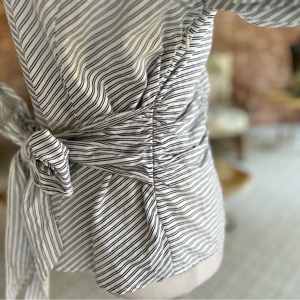 Renee C. Top Tiered Ruched Sleeves White Black Striped Belted V-Neck Cotton M - Picture 8 of 15